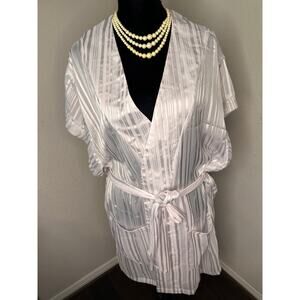 Jessica Simpson White Striped Satin Kimono Robe - Size M/L -Excellent Condition